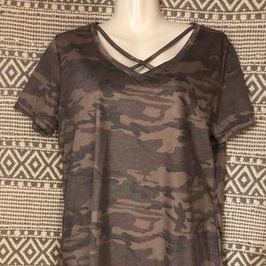 Cross cross camo tee
